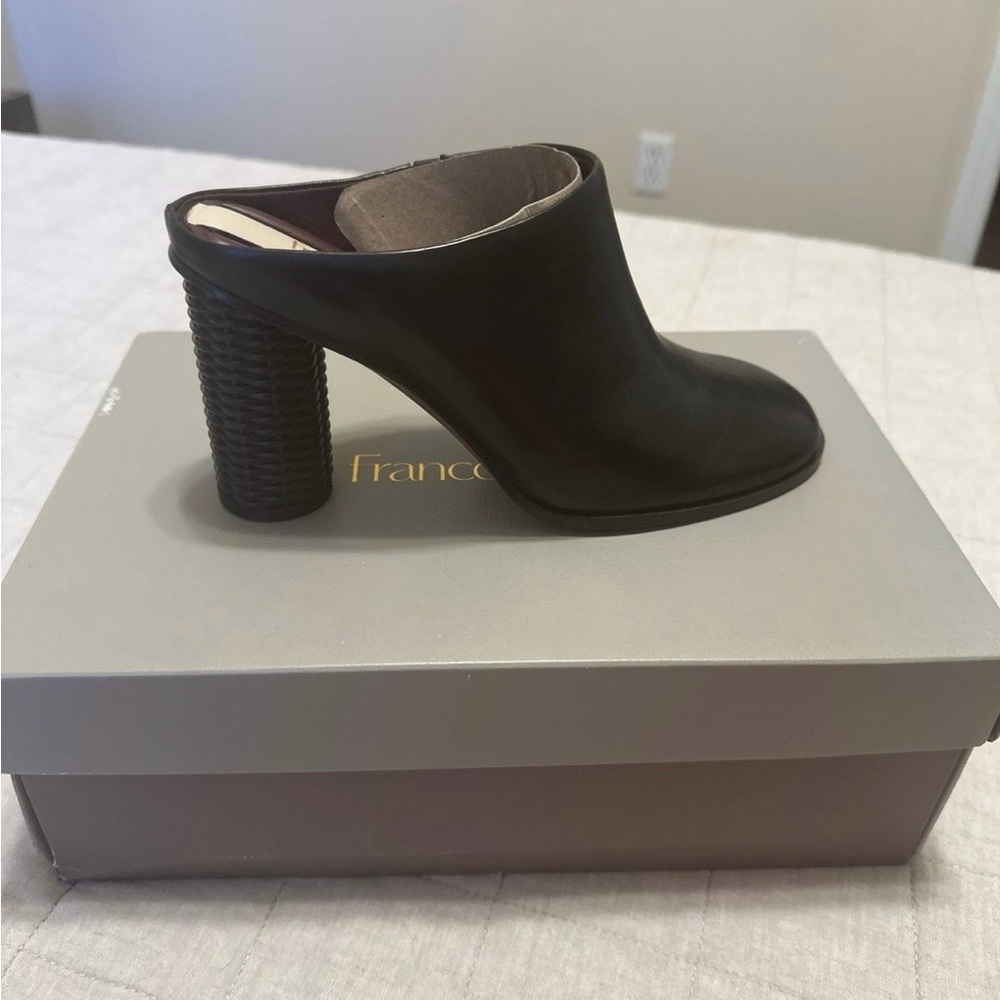 Black Round Toe Women's Mules
